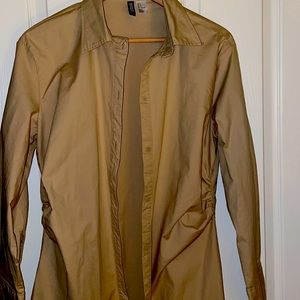 Shirt long to be worn with leggings or tights.